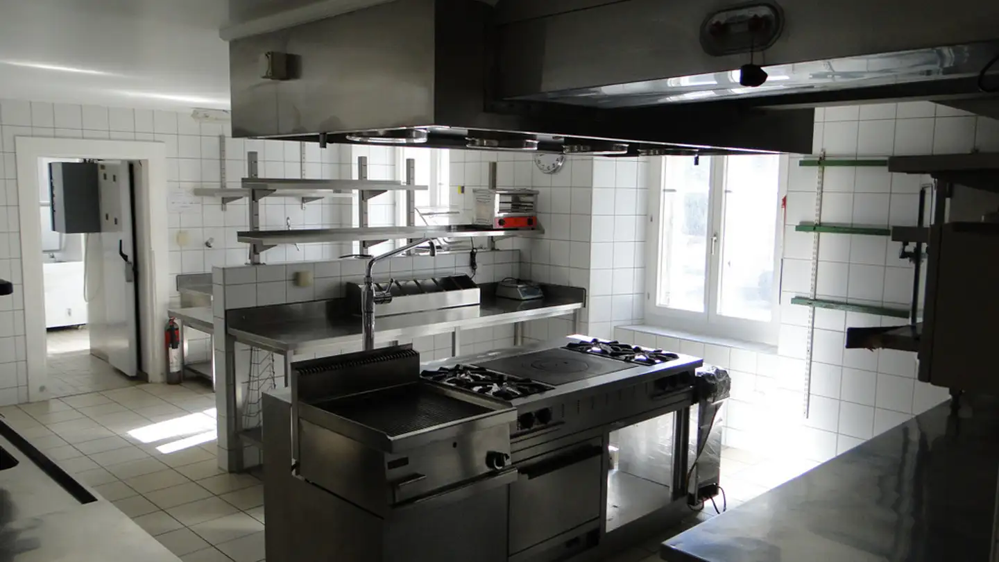 Commercial for rent - Rue Du Progrès 2, 2300 La Chaux-de-Fonds - Photo 4