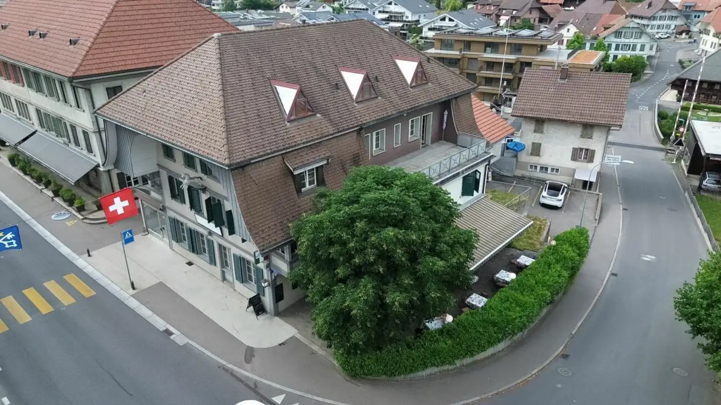 Mixed-use building for sale - 4950 Huttwil