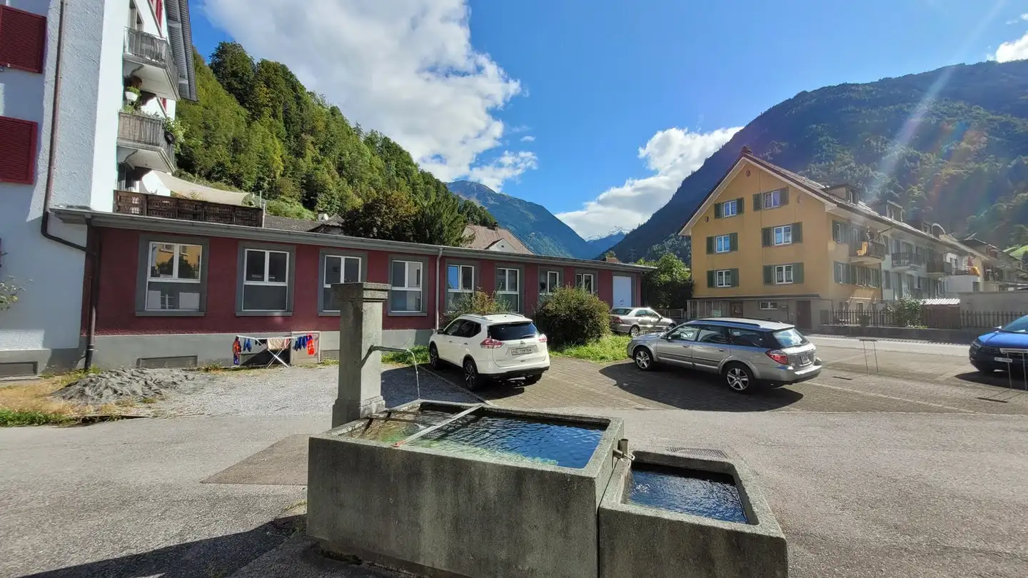 Place de parking extérieure à louer - Bahnhofstrasse 37, 8762 Schwanden GL - Photo 3
