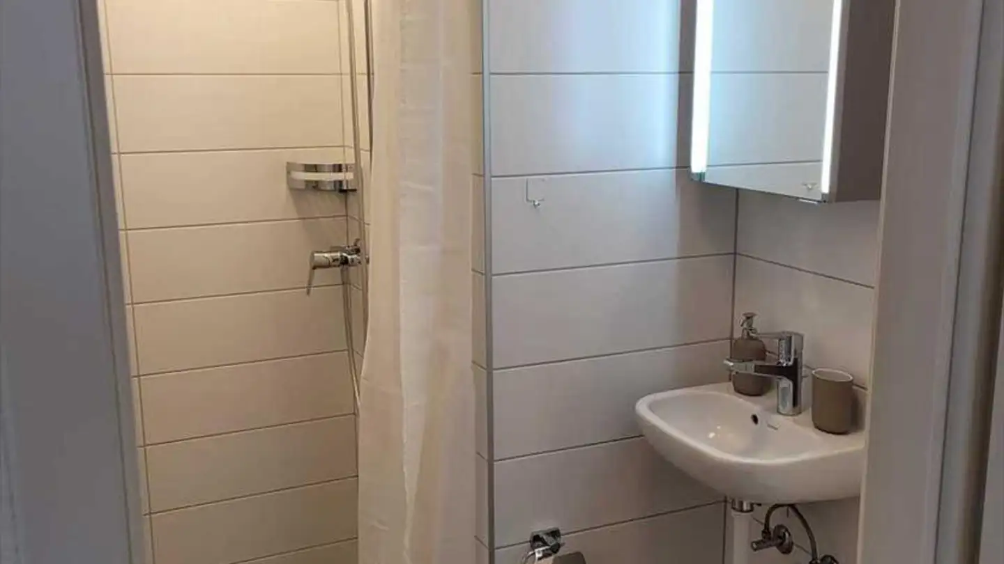 Furnished apartment for rent - Rue De La Gare 9, 2108 Couvet - Photo 4