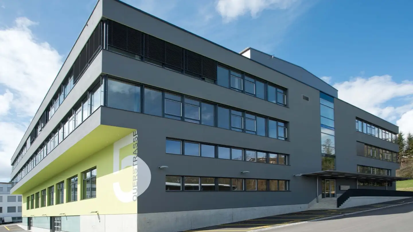 Spazio ufficio in affitto - Querstrasse 5, 8212 Neuhausen am Rheinfall