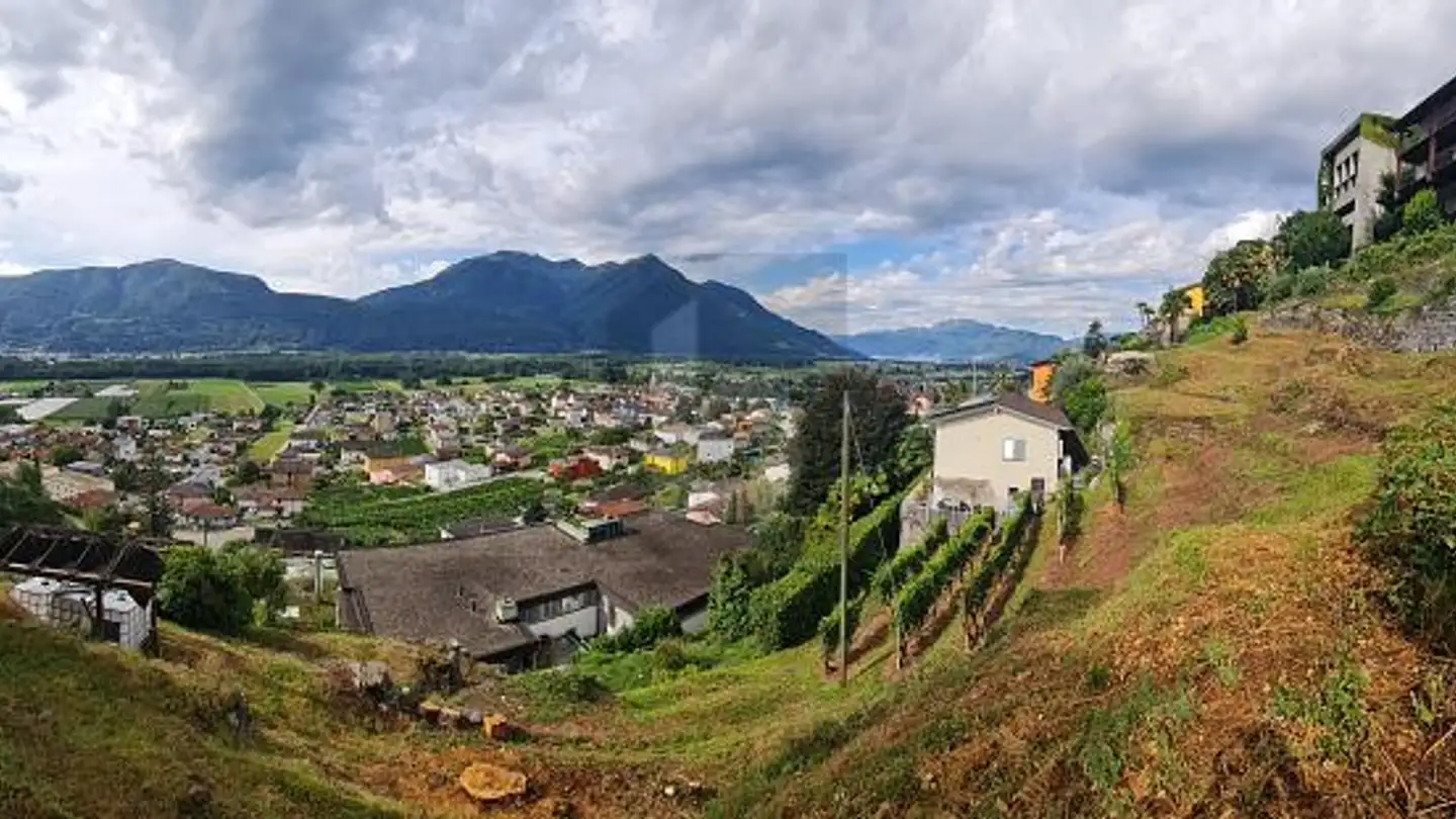 Terreno edificabile in vendita - 6516 Cugnasco