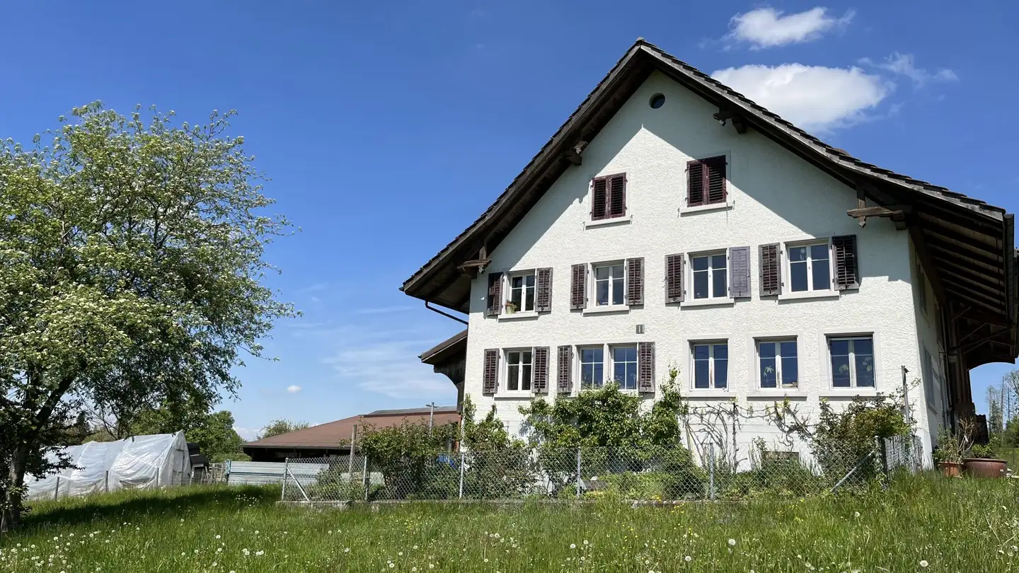 Villa mieten - Brunnacher, 8627 Grüningen