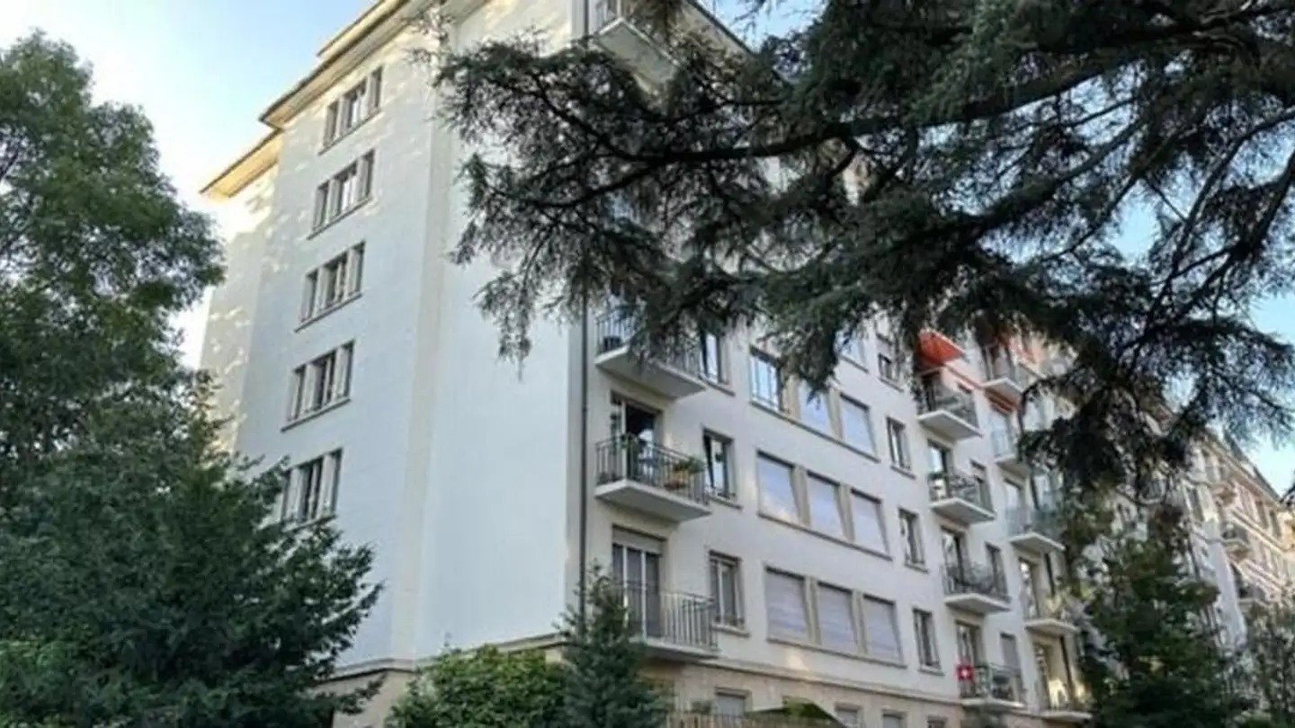 Place de parking couverte à louer - Rue de Contamines 9, 1206 Genève