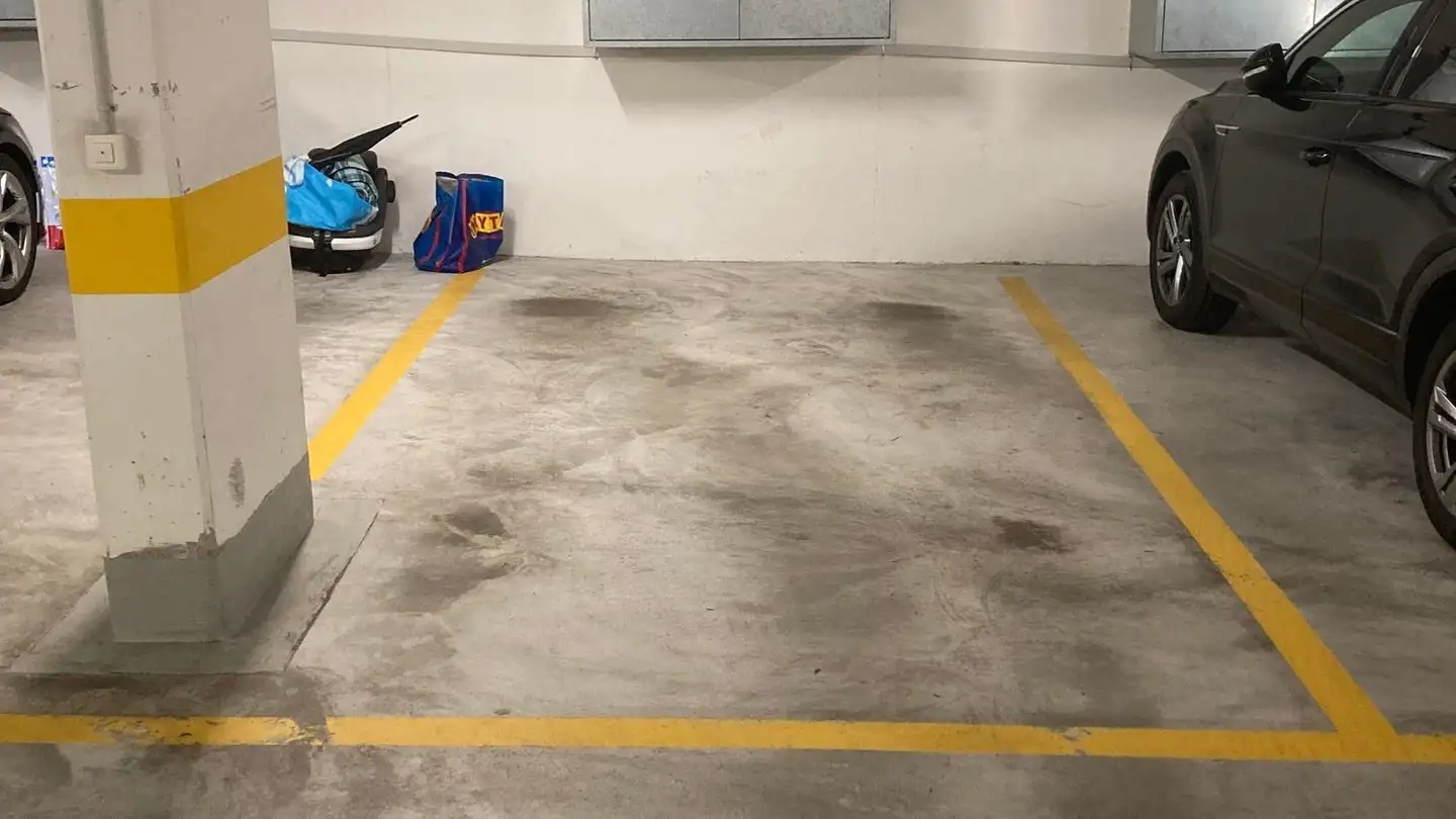 Underground parking space for rent - Im Grossacher 15, 8127 Forch