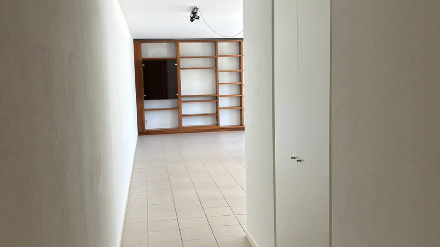 Apartment for rent - Viale Stazione 18, 6512 Giubiasco - Photo 3