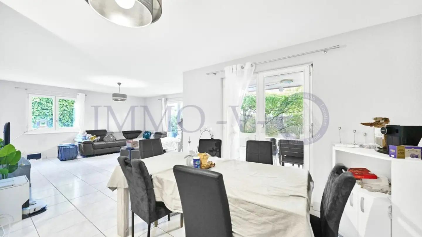 Stepped apartment for rent - 1274 Signy - Photo 2
