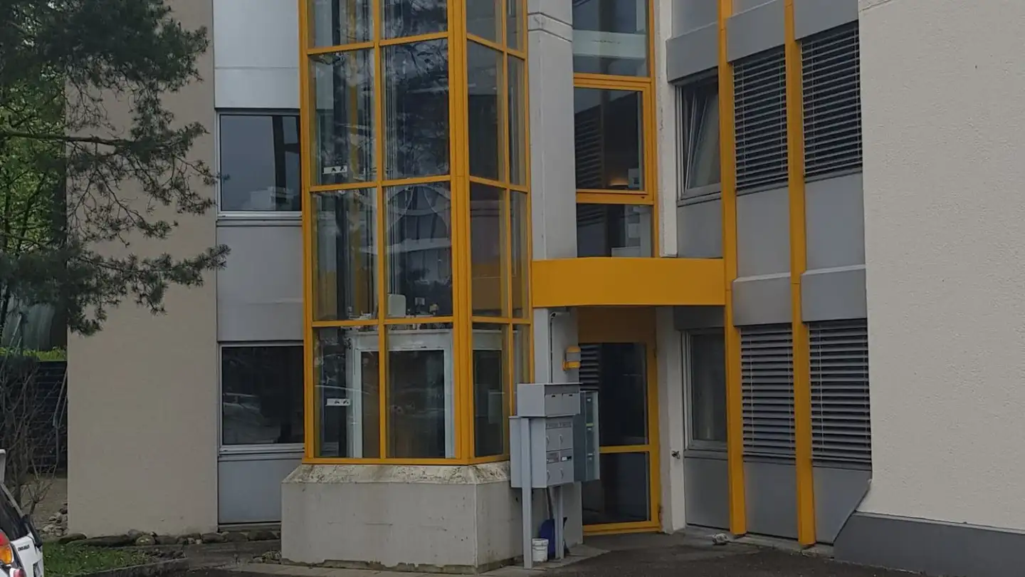 Immeuble mixte à louer - Wässeristrasse 29, 8340 Hinwil