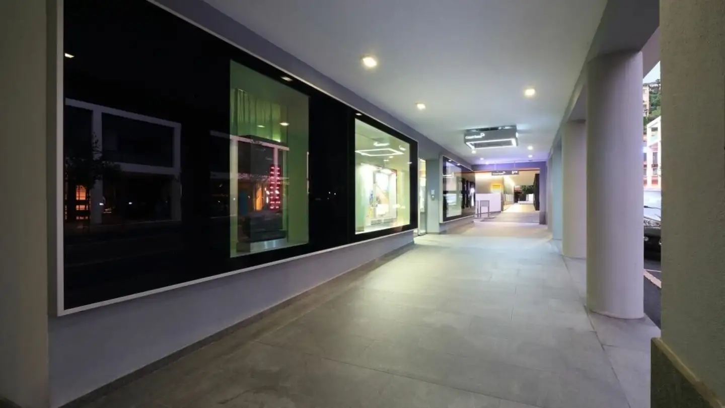 Spazio ufficio in affitto - Viale Bartolomeo Papio 6, 6612 Ascona - Photo 2