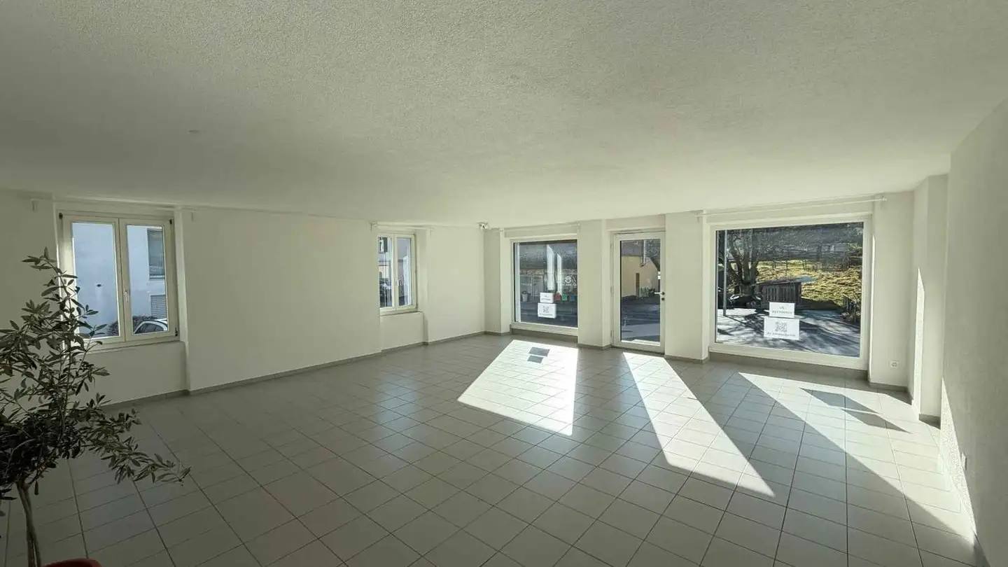 Commercial for rent - Hauptstrasse 60, 4654 Lostorf