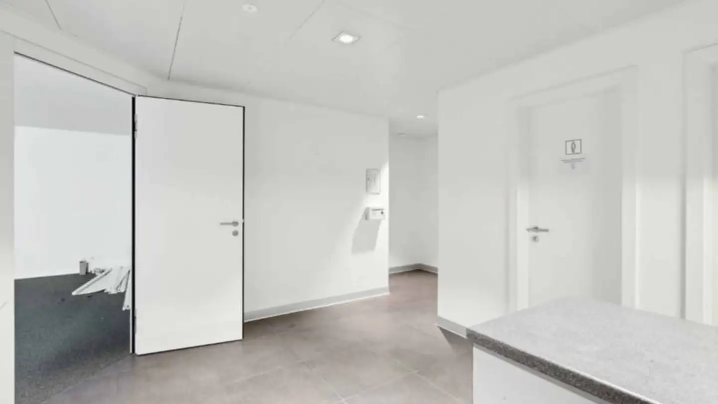 Commerciale in affitto - 2034 Peseux - Foto 2