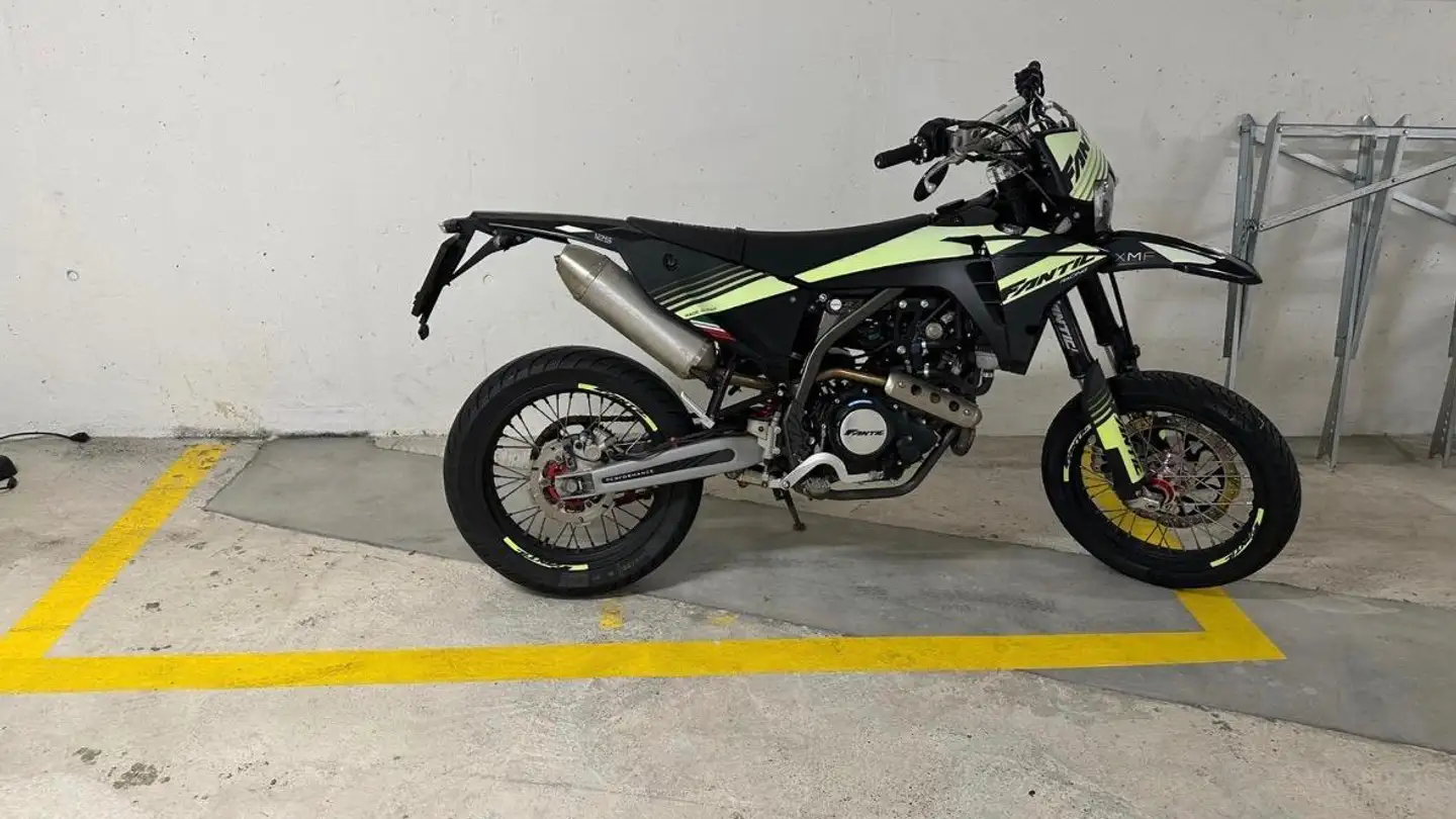 Parcheggio interno per moto in affitto - Tumbelenstrasse 60, 8330 Pfäffikon ZH - Photo 3