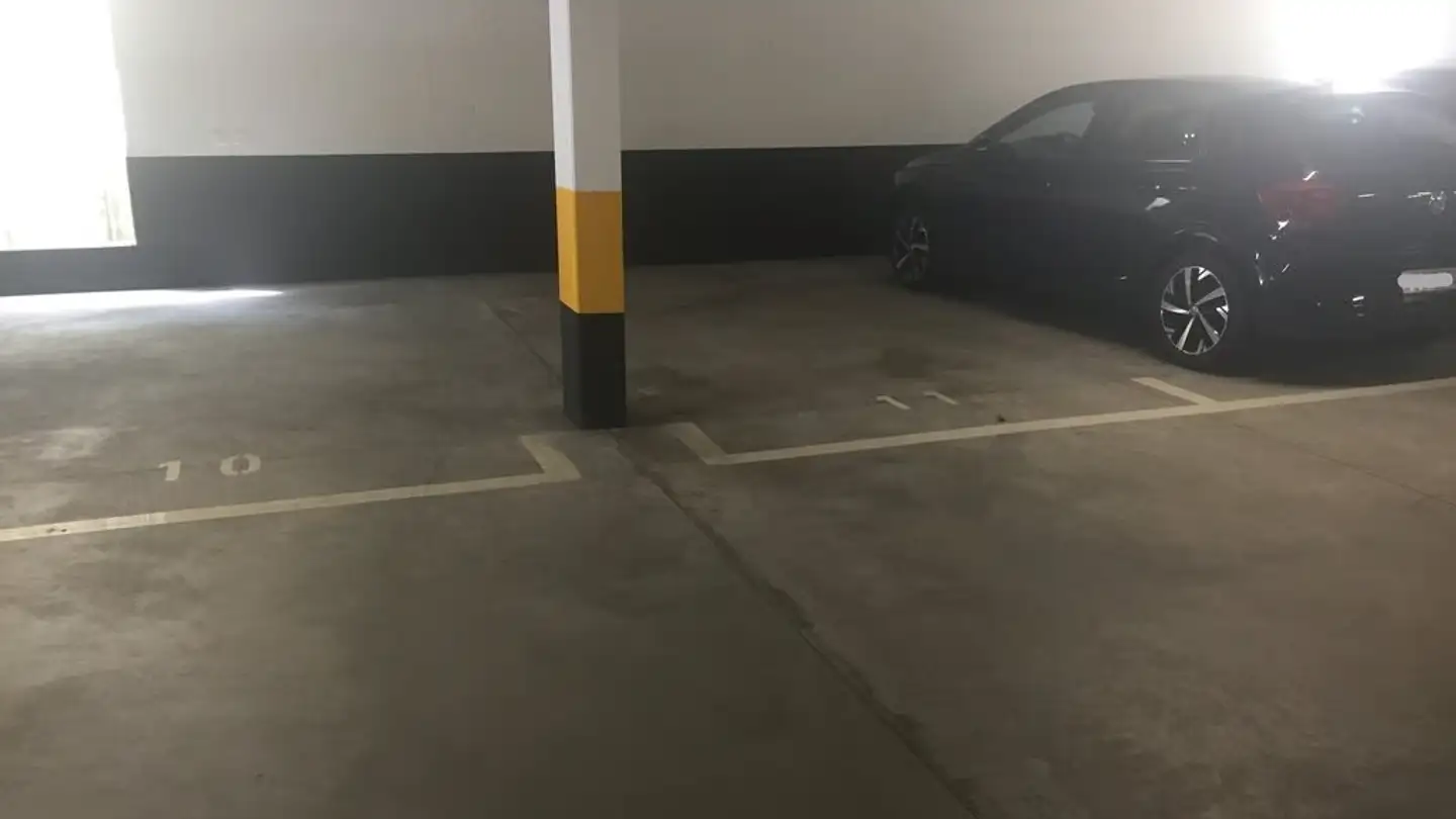 Tiefgaragenstellplatz mieten - Via Cantonale 15, 6532 Castione - Foto 3