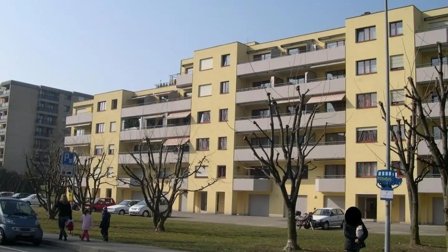 Parcheggio esterno in affitto - 1024 Ecublens VD