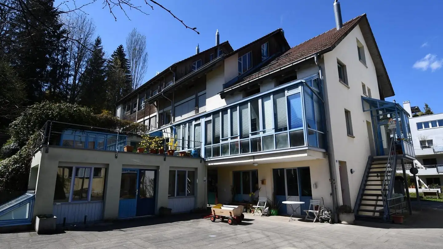 Edificio ad uso misto in affitto - Dübendorfstrasse 11a, 8117 Fällanden