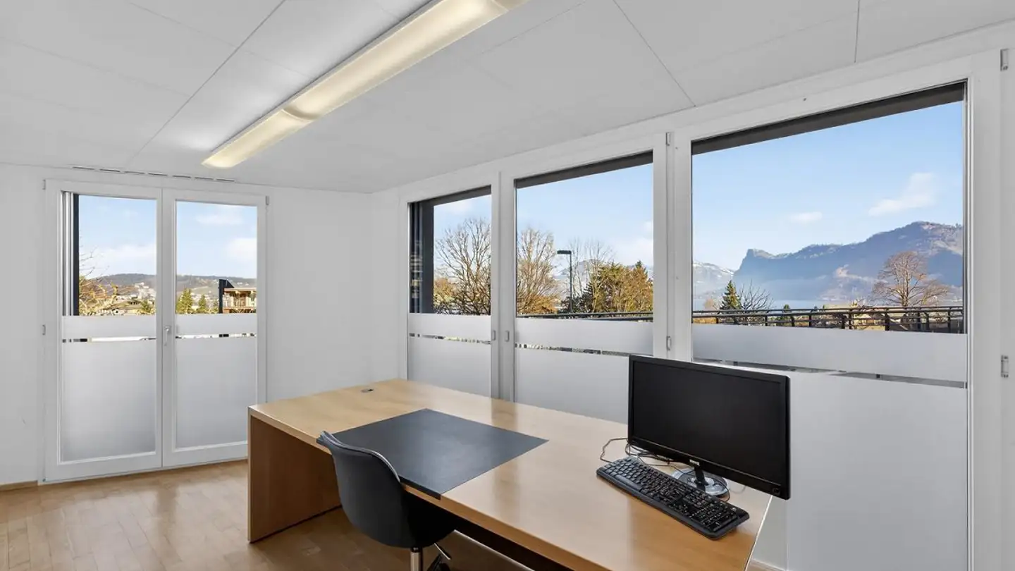 Office space for sale - Sonnenbergstrasse 11, 6052 Hergiswil NW
