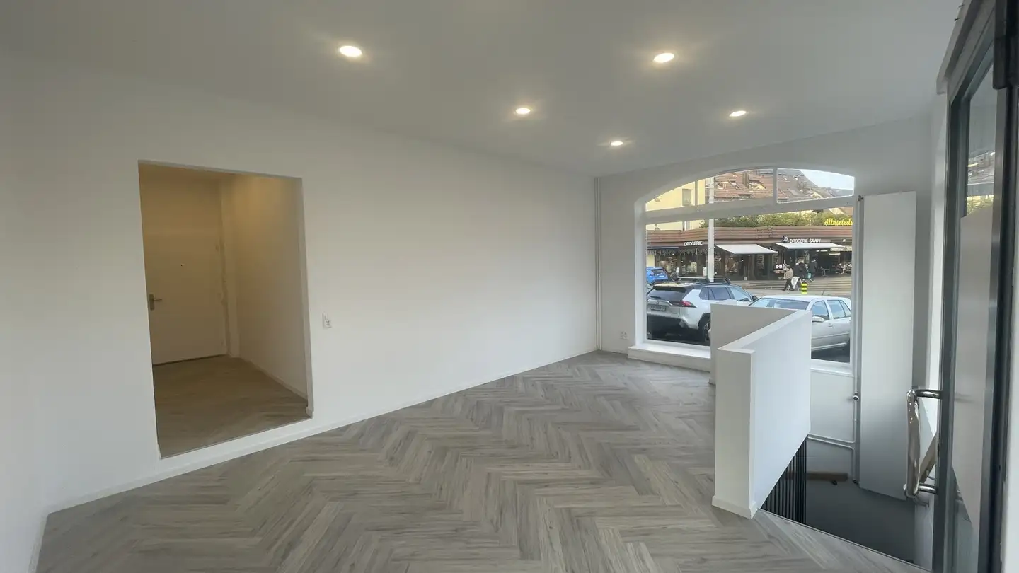 Commercial à louer - Albisriederstrasse 369, 8047 Zürich