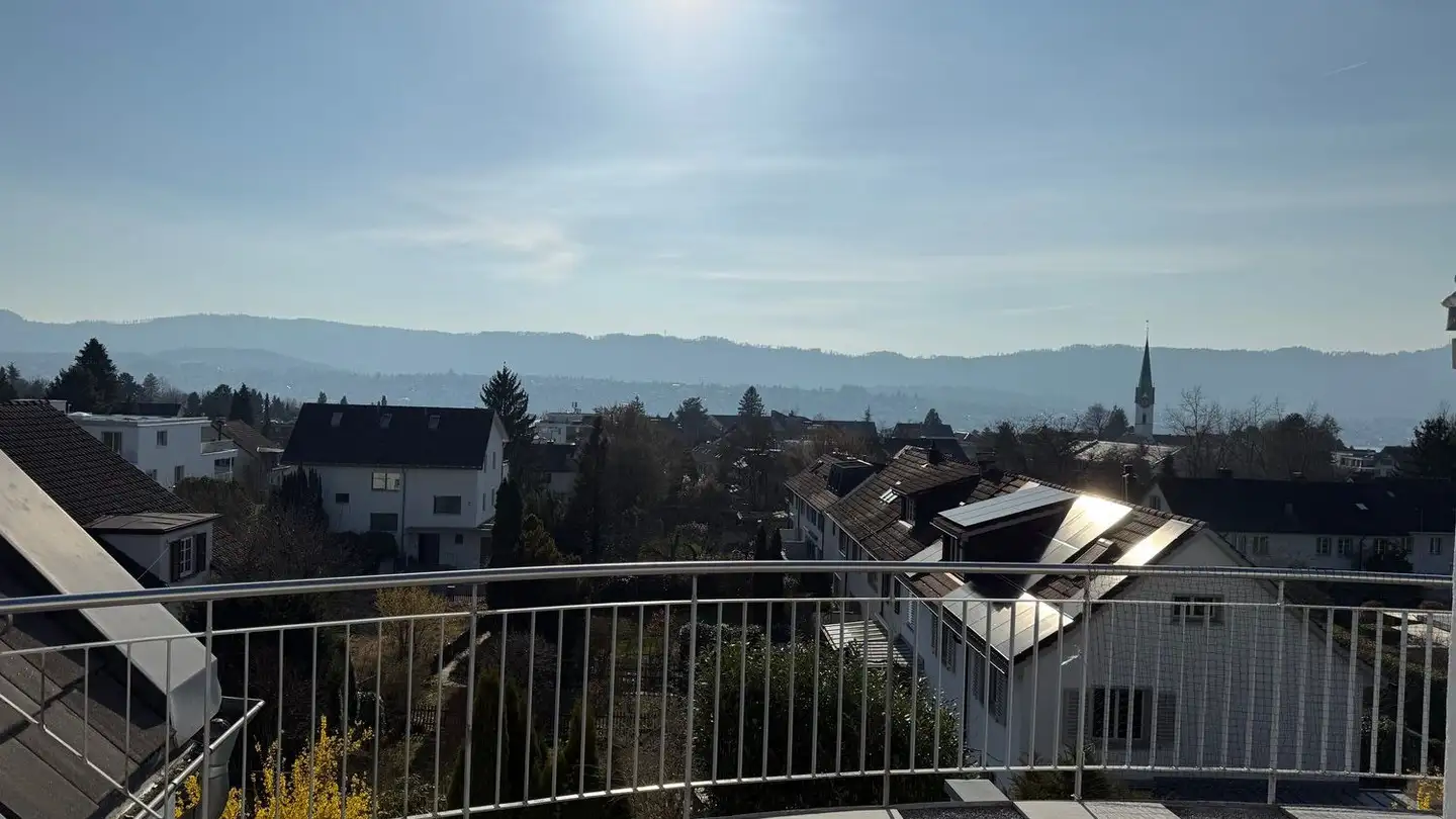 Attique à louer - Öscherstrasse 24, 8702 Zollikon