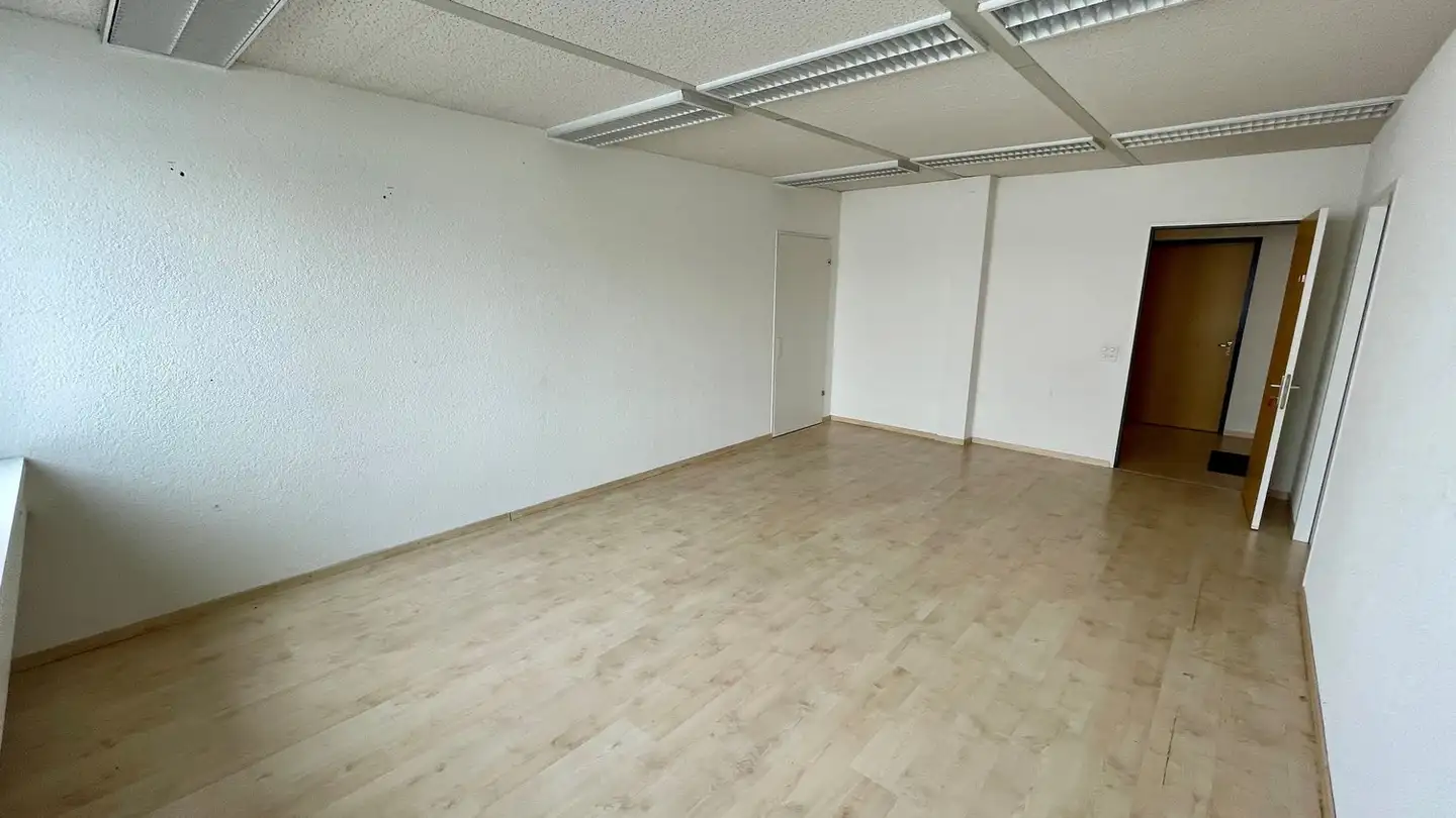 Bureau à louer - Gewerbestrasse 9, 8132 Egg b. Zürich