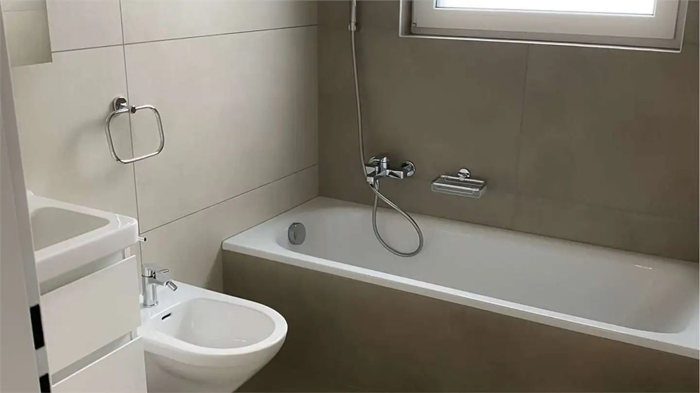 Wohnung mieten - Via Cantonale 45, 6948 Porza - Foto 2