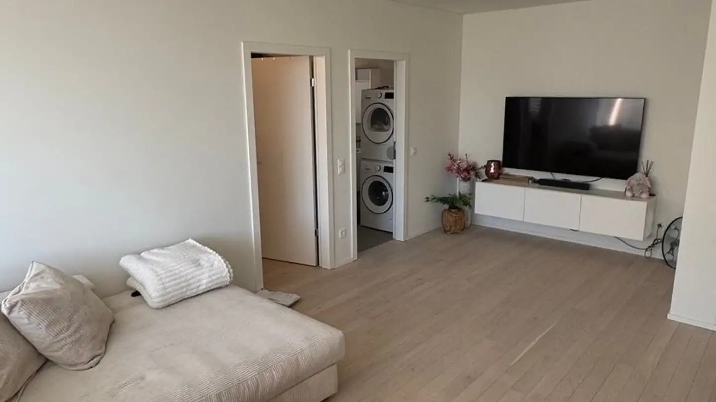 Apartment for rent - Viale Camillo Olgiati 5, 6512 Giubiasco - Photo 4