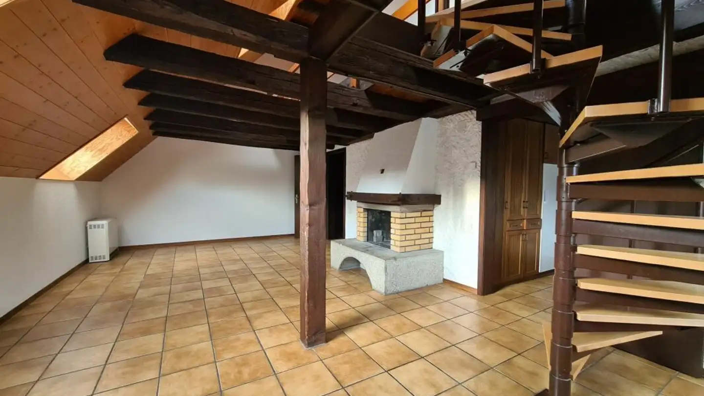 Attique à louer - Rue Daniel-Jeanrichard, 2400 Le Locle - Photo 2