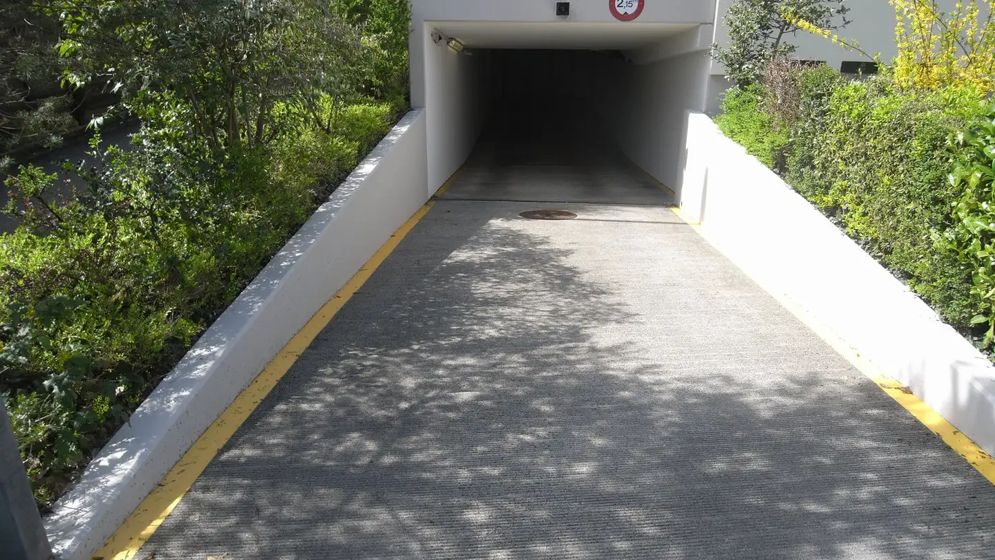 Place de parking souterraine à louer - Kornfeldstrasse 71, 4125 Riehen