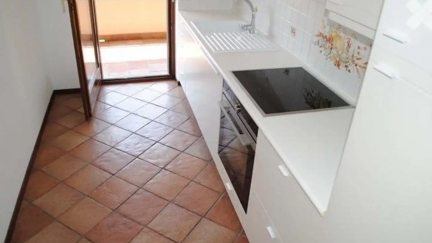 Appartement à louer - Via Brughi, 6949 Comano - Photo 2