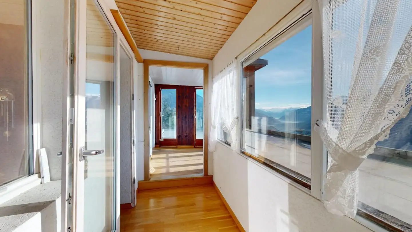 Mixed-use building for sale - 3974 Mollens VS - Photo 3