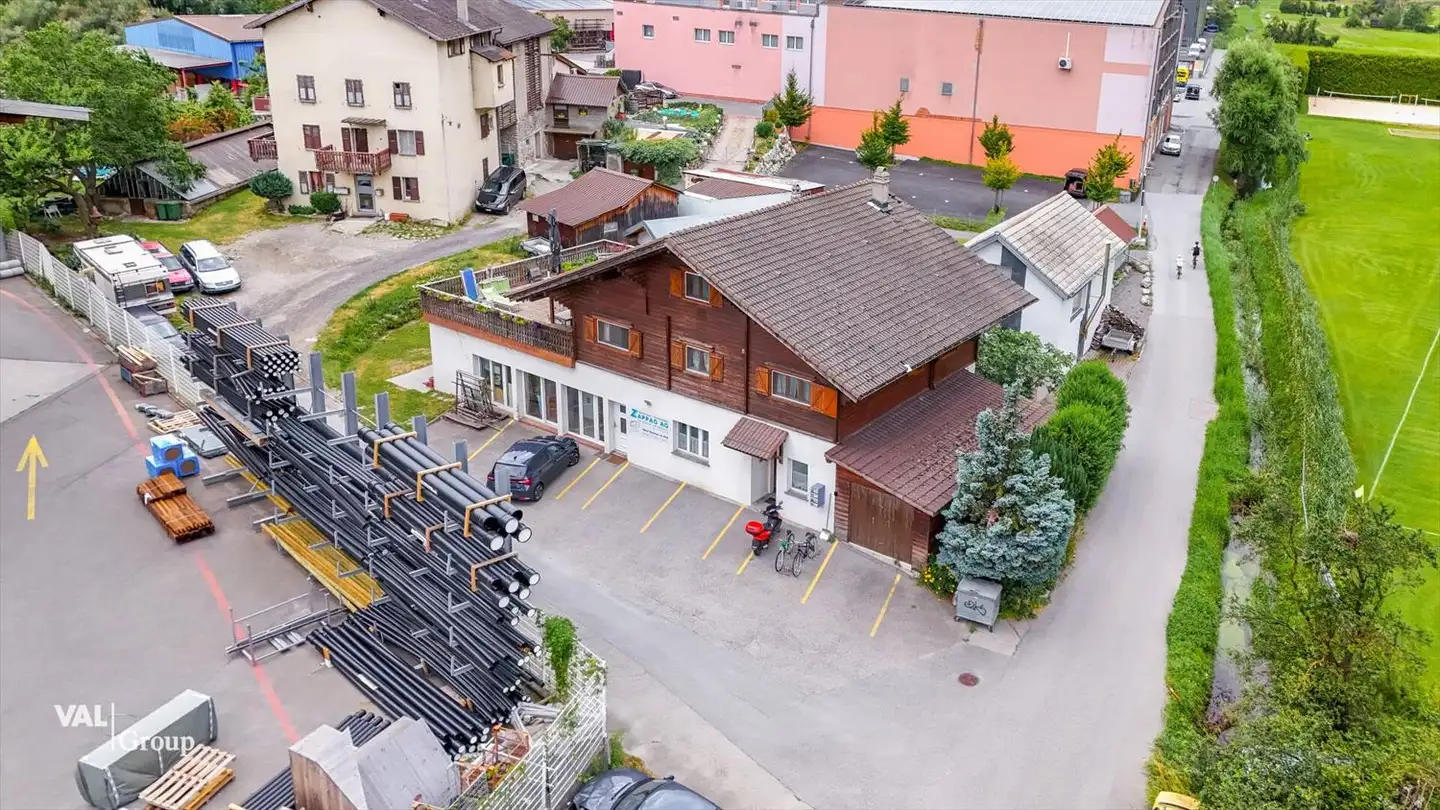 Mixed-use building for sale - 3902 Glis