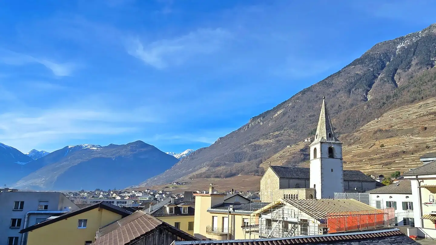 Residential building for sale - 1926 Fully