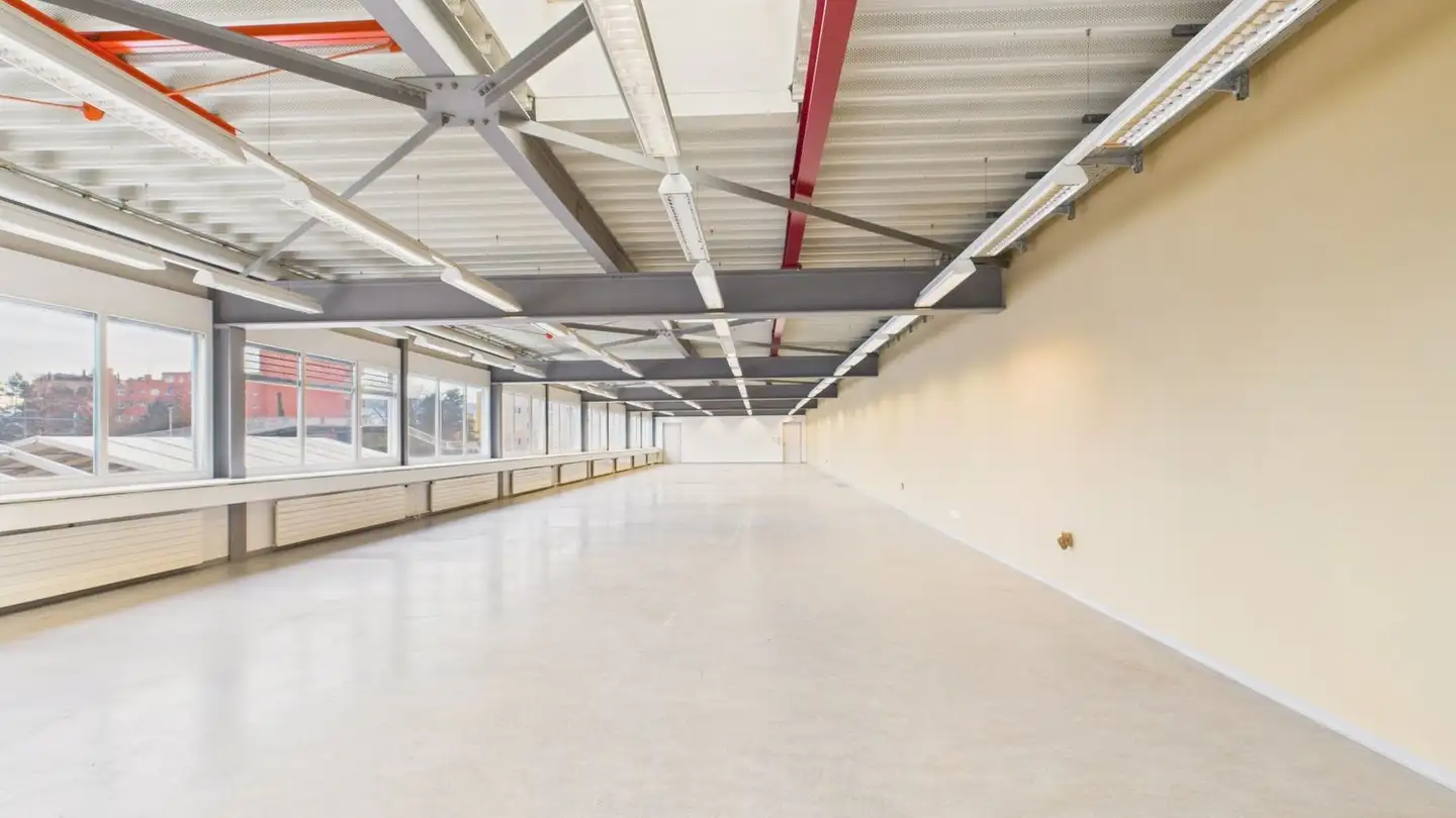 Bureau à louer - 8606 Nänikon - Photo 2