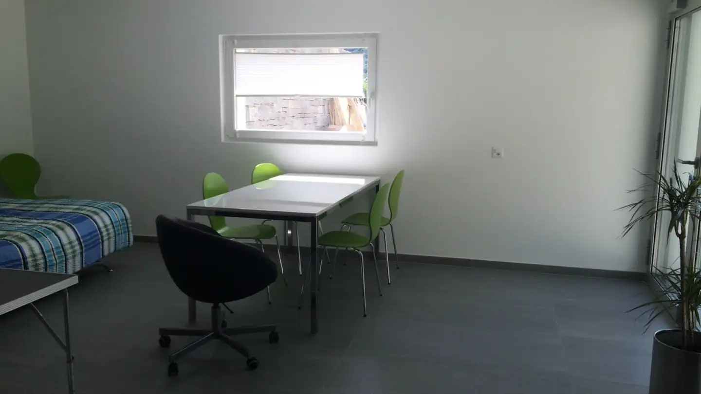 Appartement à louer - 6532 Castione - Photo 3