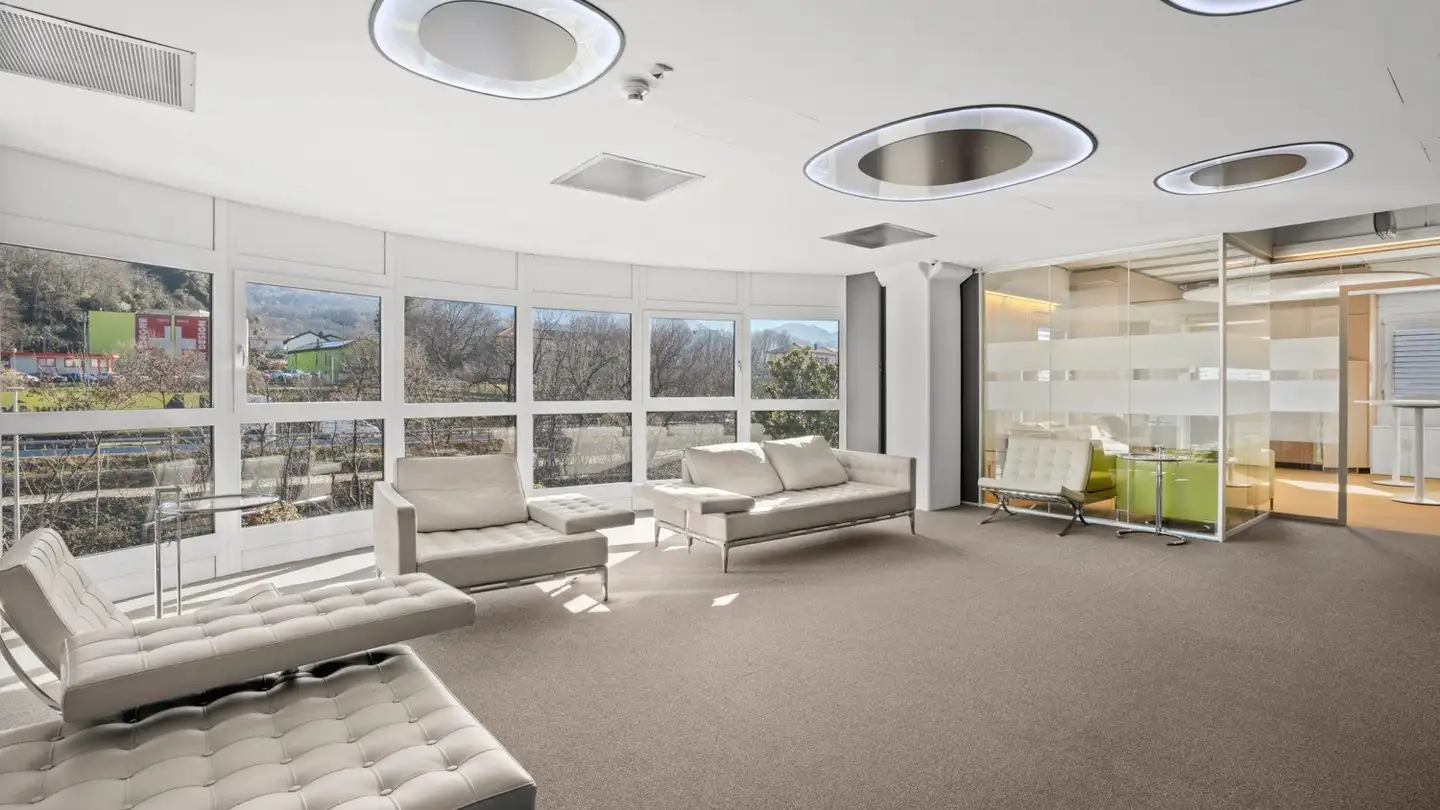 Office space for rent - 6930 Bedano