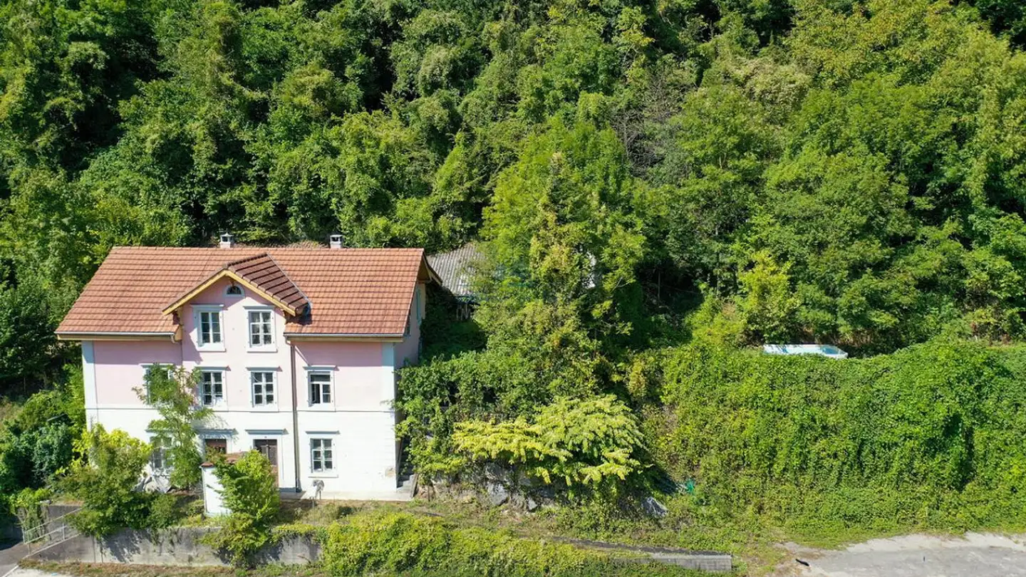 Mixed-use building for sale - Baselstrasse 55, 4203 Grellingen