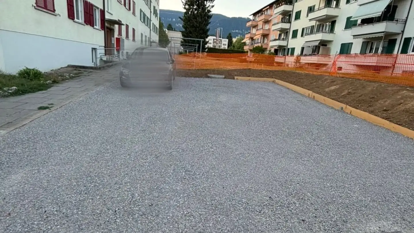 Parkplatz im Freien mieten - Grederstrasse 5, 4512 Bellach