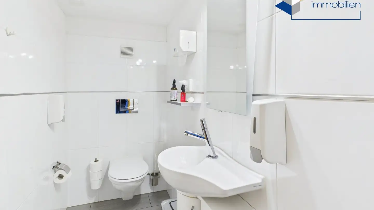 Commercial à louer - Adetswilerstrasse 3a, 8344 Bäretswil - Photo 4