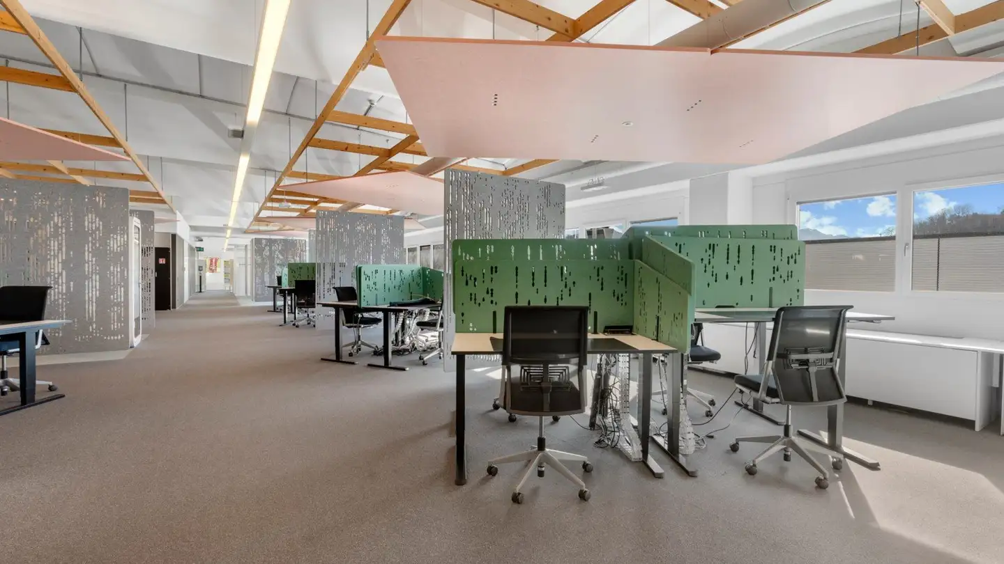 Industrial property for rent - 6930 Bedano