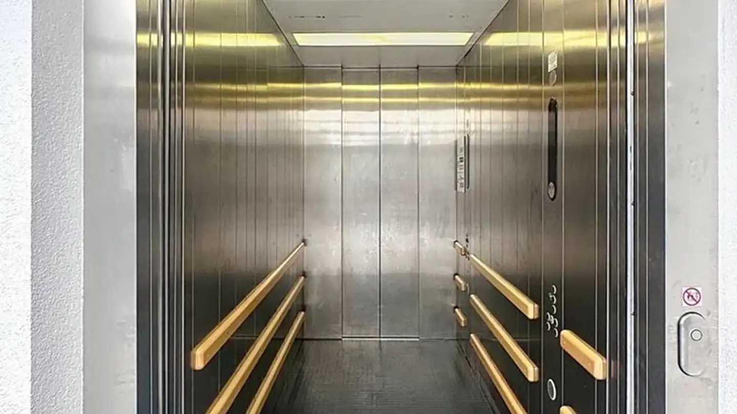 Immeuble mixte à louer - Route Cantonale 9, 1964 Conthey