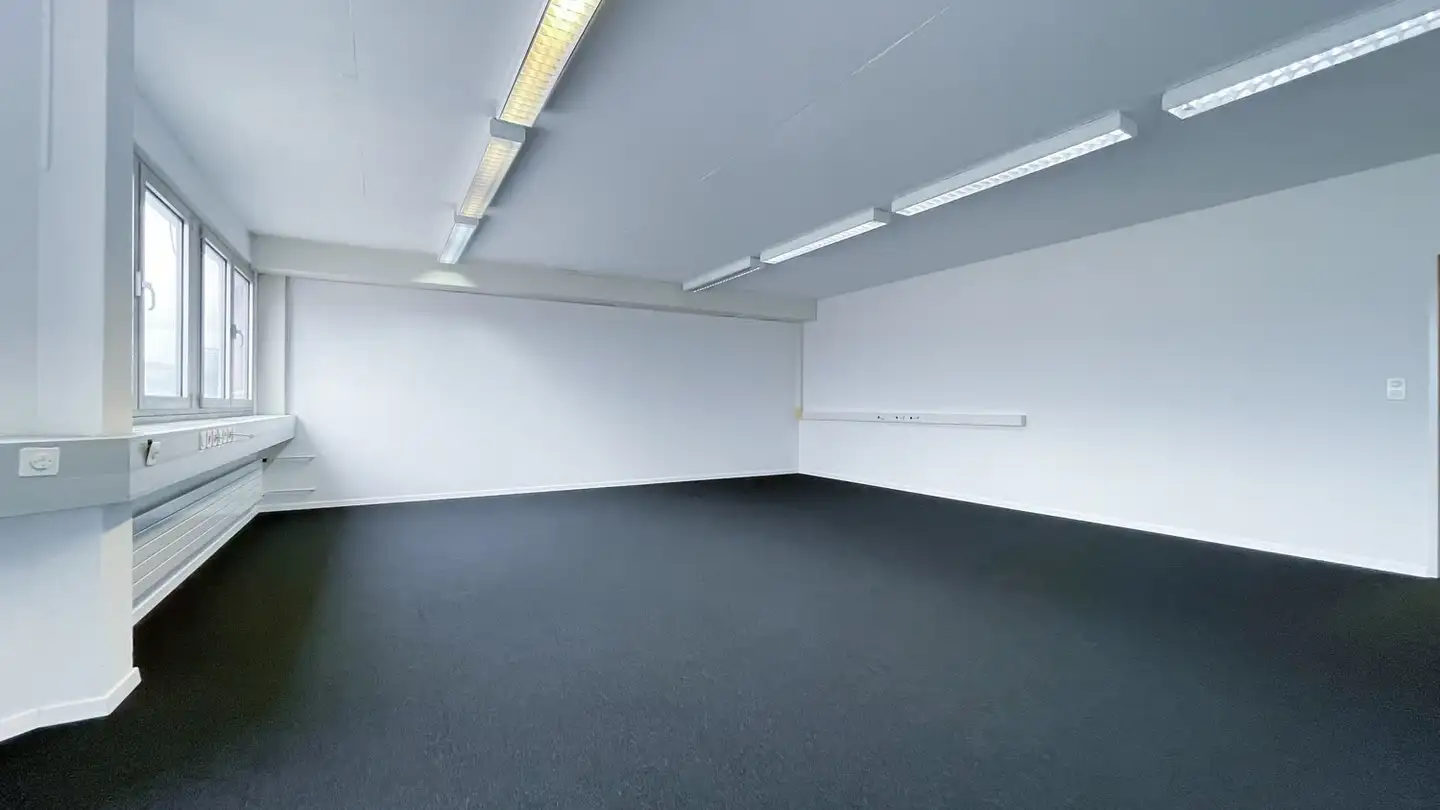 Bureau à louer - Schlosserstrasse 4, 8180 Bülach