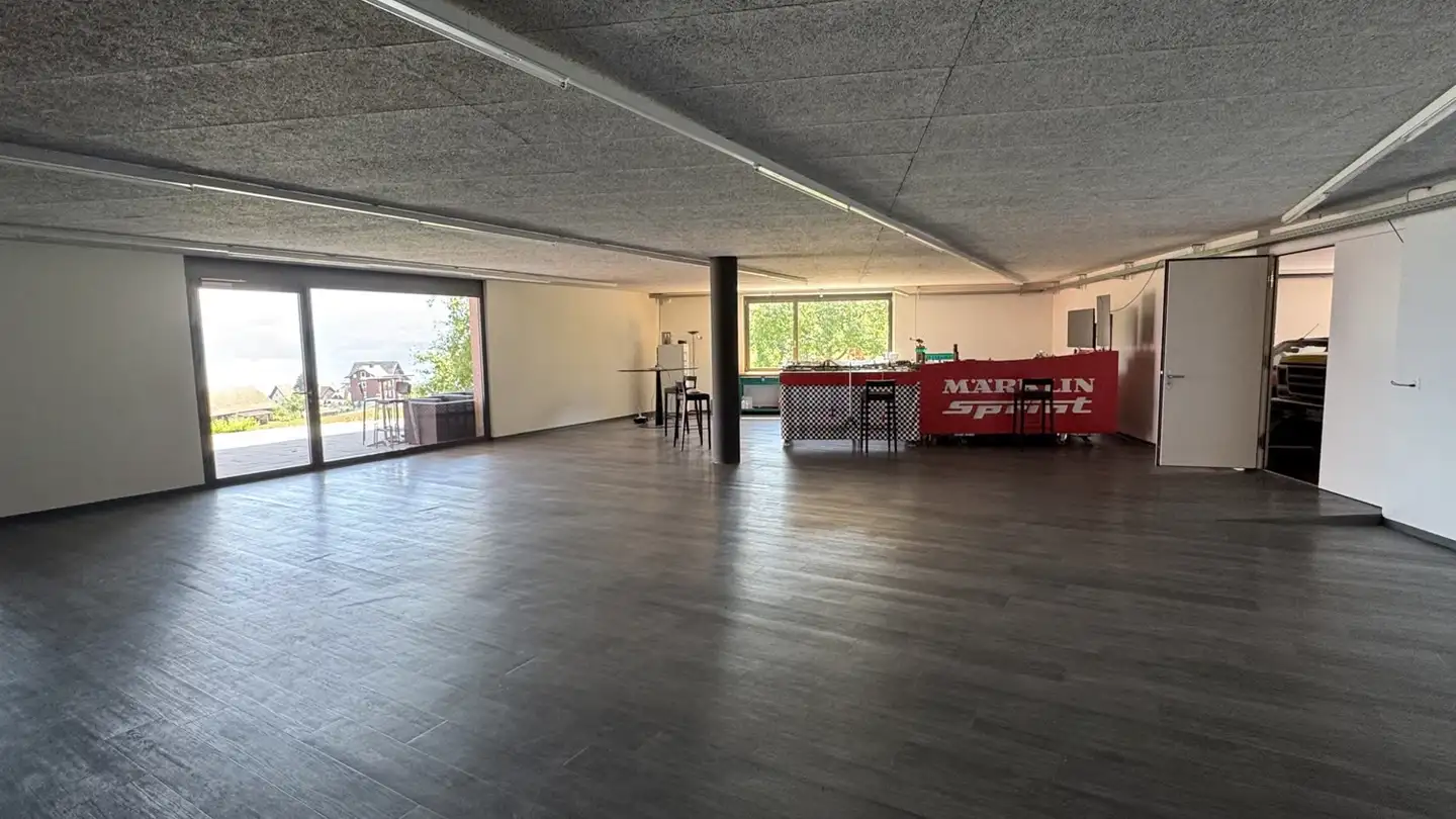 Commerciale in affitto - Obere Allmend 9, 6375 Beckenried