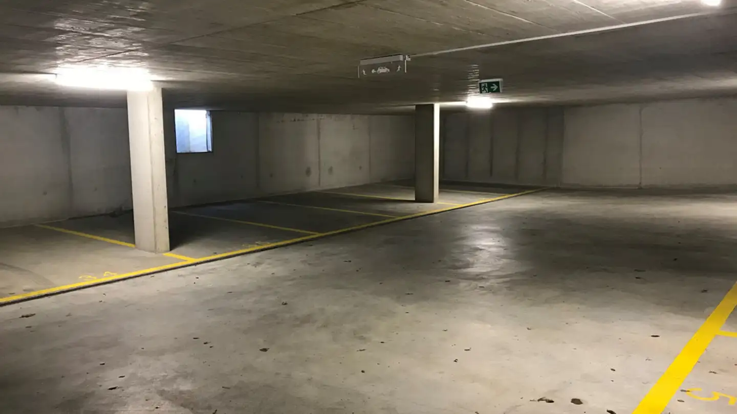 Single garage for rent - Rue De L'emancipation 19b, 2300 La Chaux-de-Fonds - Photo 3