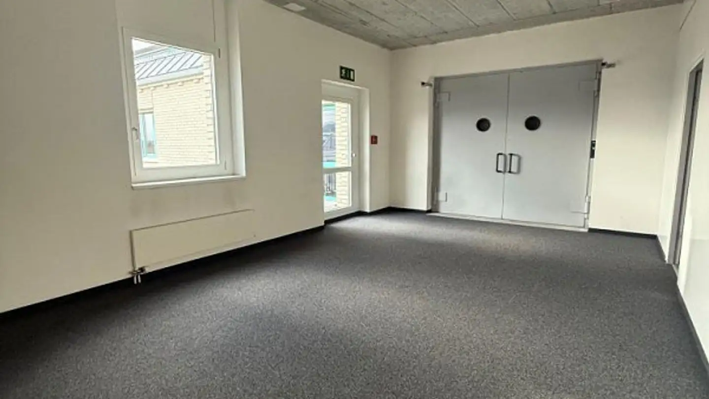 Grande magazzino in affitto - Herbergstrasse 11, 9524 Zuzwil SG - Photo 2