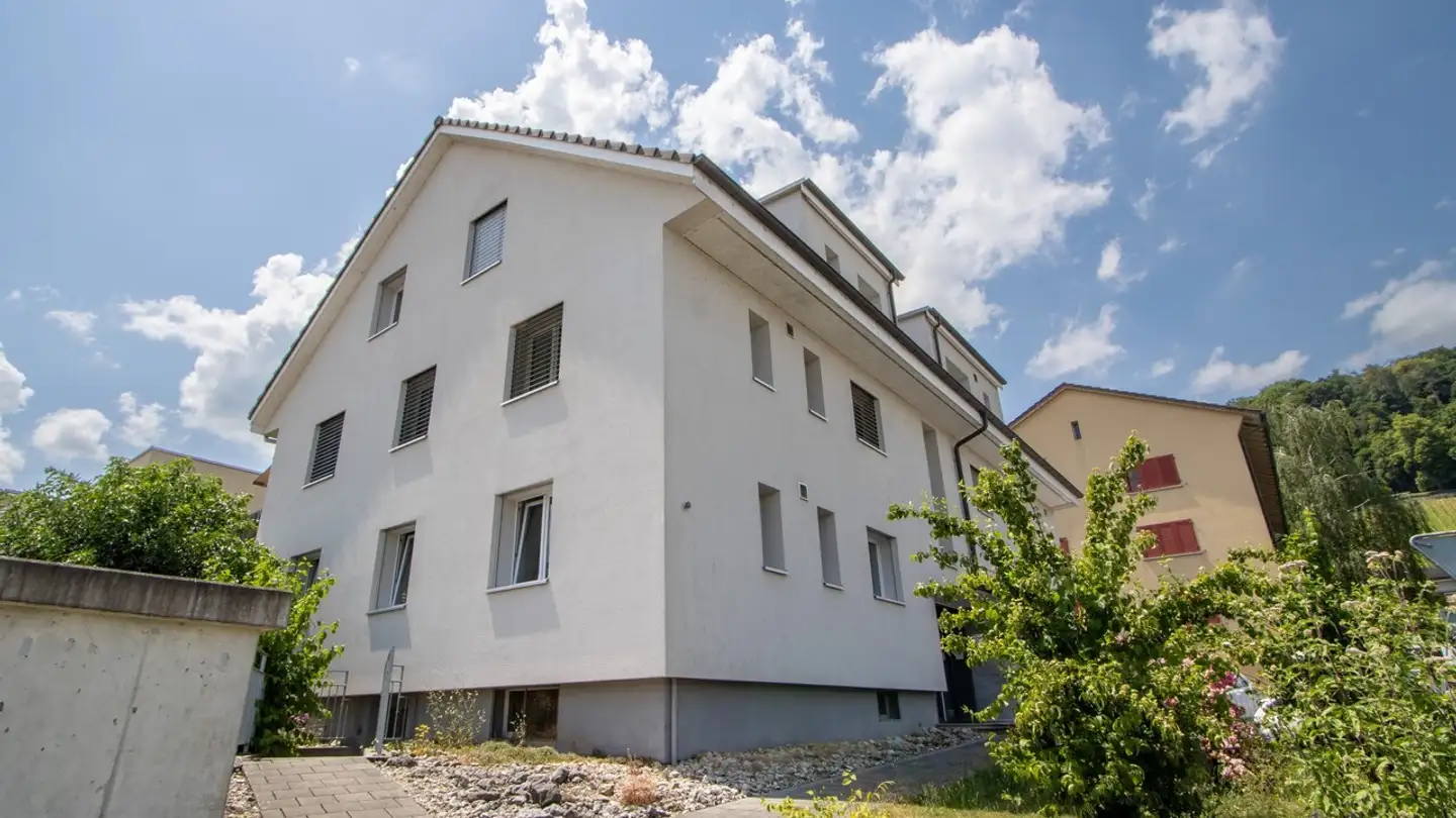 Wohnung mieten - Länge Reben 1, 3235 Erlach