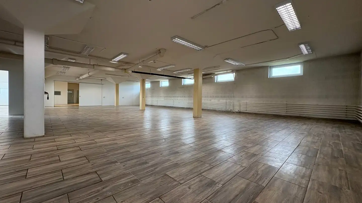 Commercial à louer - Ziegelackerstrasse 11a, 3027 Bern - Photo 3