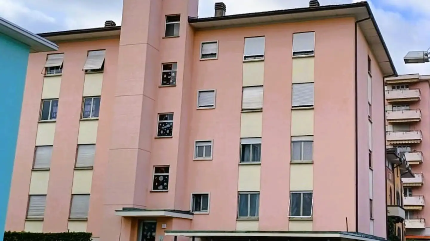 Mischgenutztes Gebäude kaufen - Viale Ten. Col. Giuseppe Galli 17, 6833 Vacallo