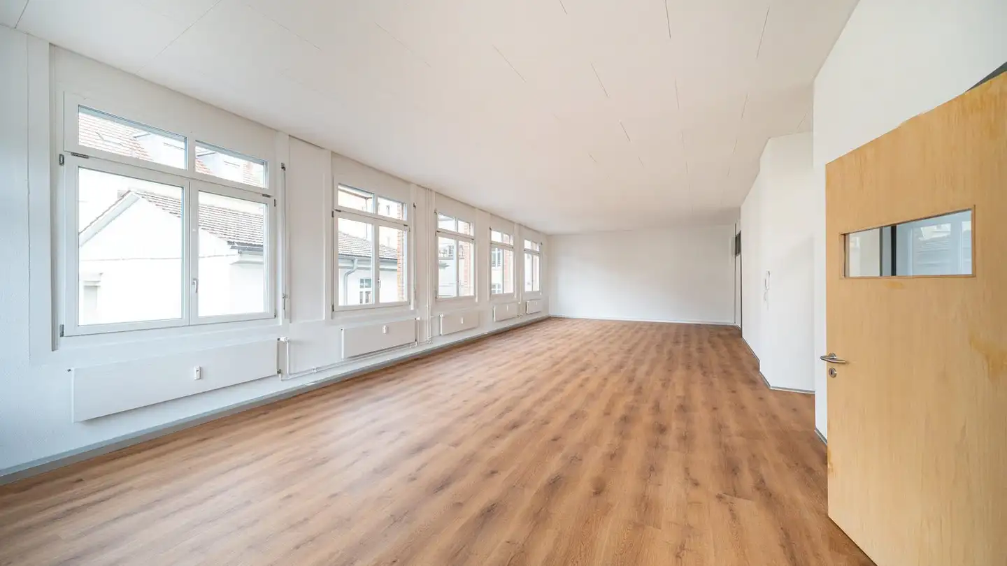 Commercial à louer - Rue Alfred-Aebi / Alfred-Aebi-Strasse 75, 2503 Biel/Bienne