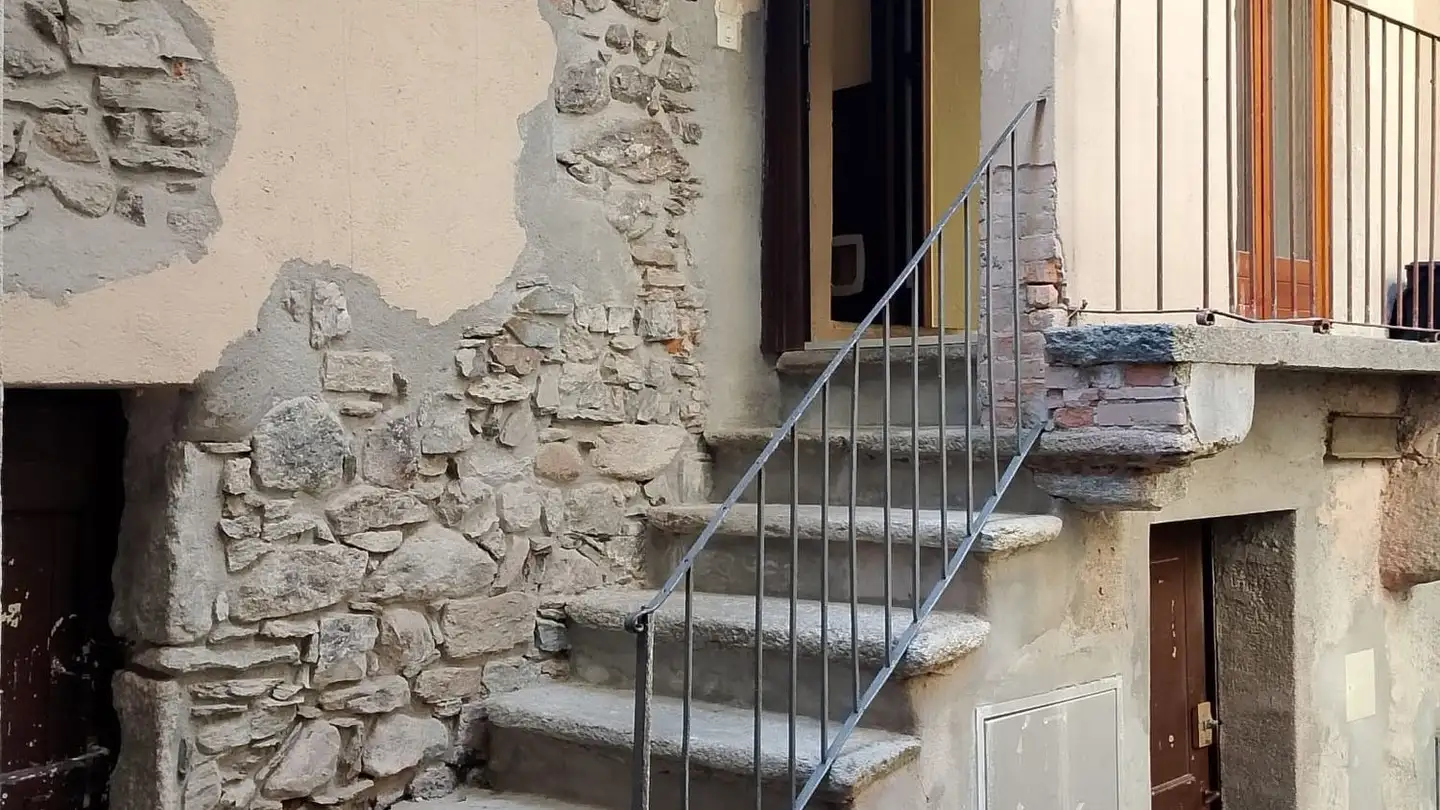 Casa singola in vendita - Via Angelo Frigerio 23, 6821 Rovio