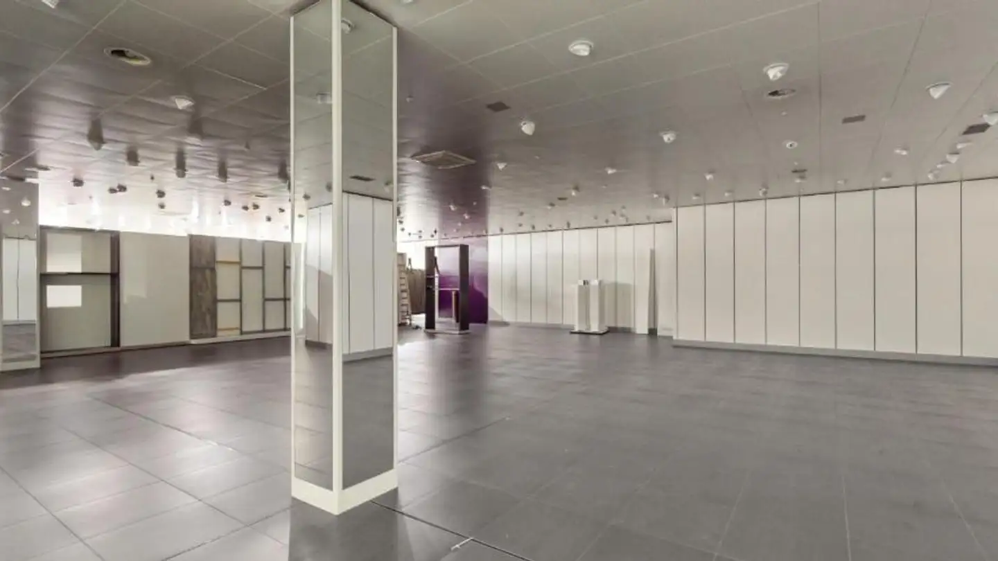 Gewerbe mieten - Rue Industrielle 16, 2740 Moutier - Foto 2