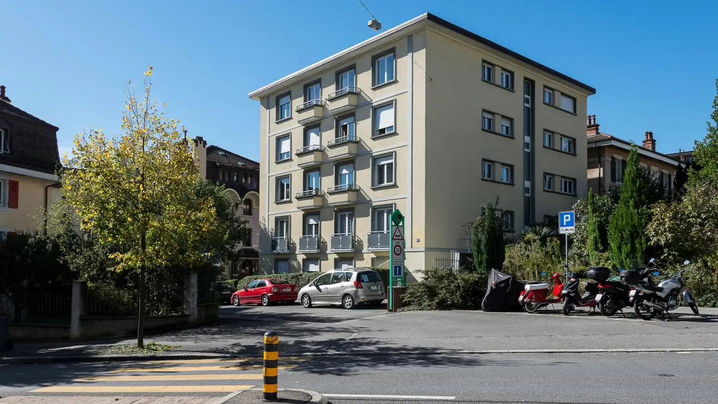 Single garage for rent - Avenue Frédéric-César-De-La-Harpe, 1007 Lausanne